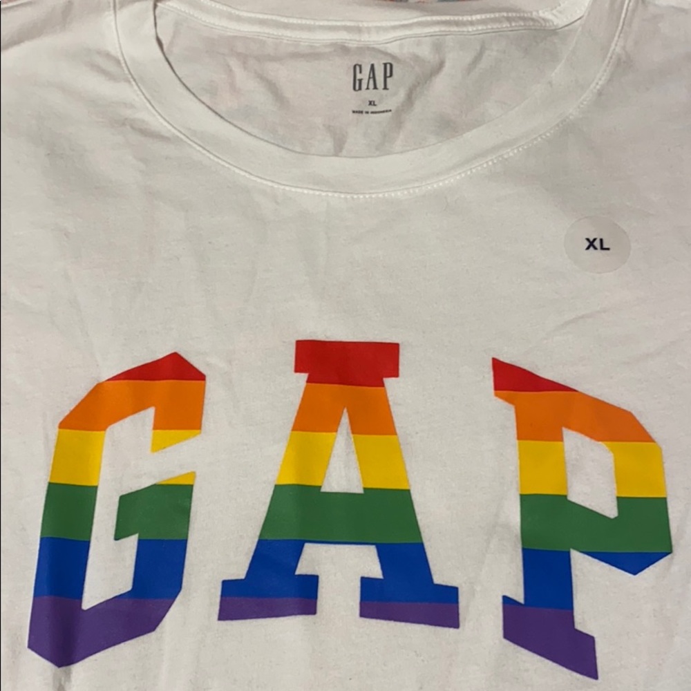 Gap Short Sleeve Pride Tee - Picture 3 of 3